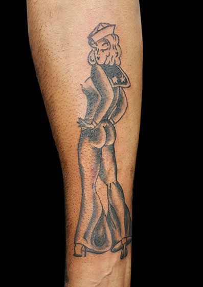 Sailor jerry pin-up sailor girl back grey tattooed men
